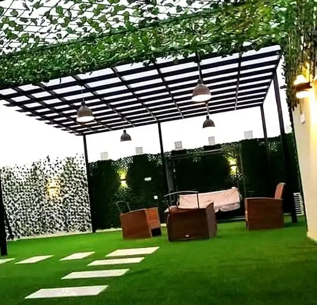 المظلات والسواتر